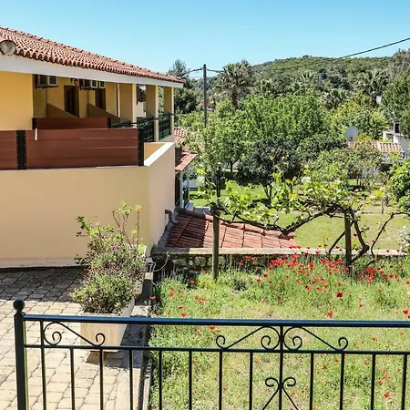 Sunset & Гостевой дом Кукунарис