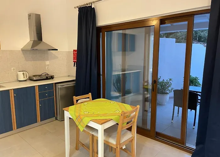 Sunset & Guest house Koukounaries