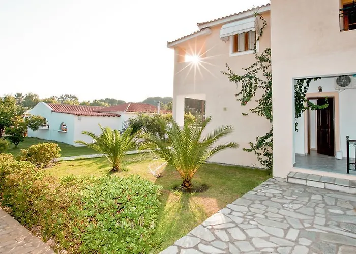 Pensión Sunset & Koukounaries