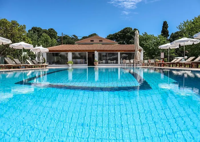 Sunset & Pensión Koukounaries